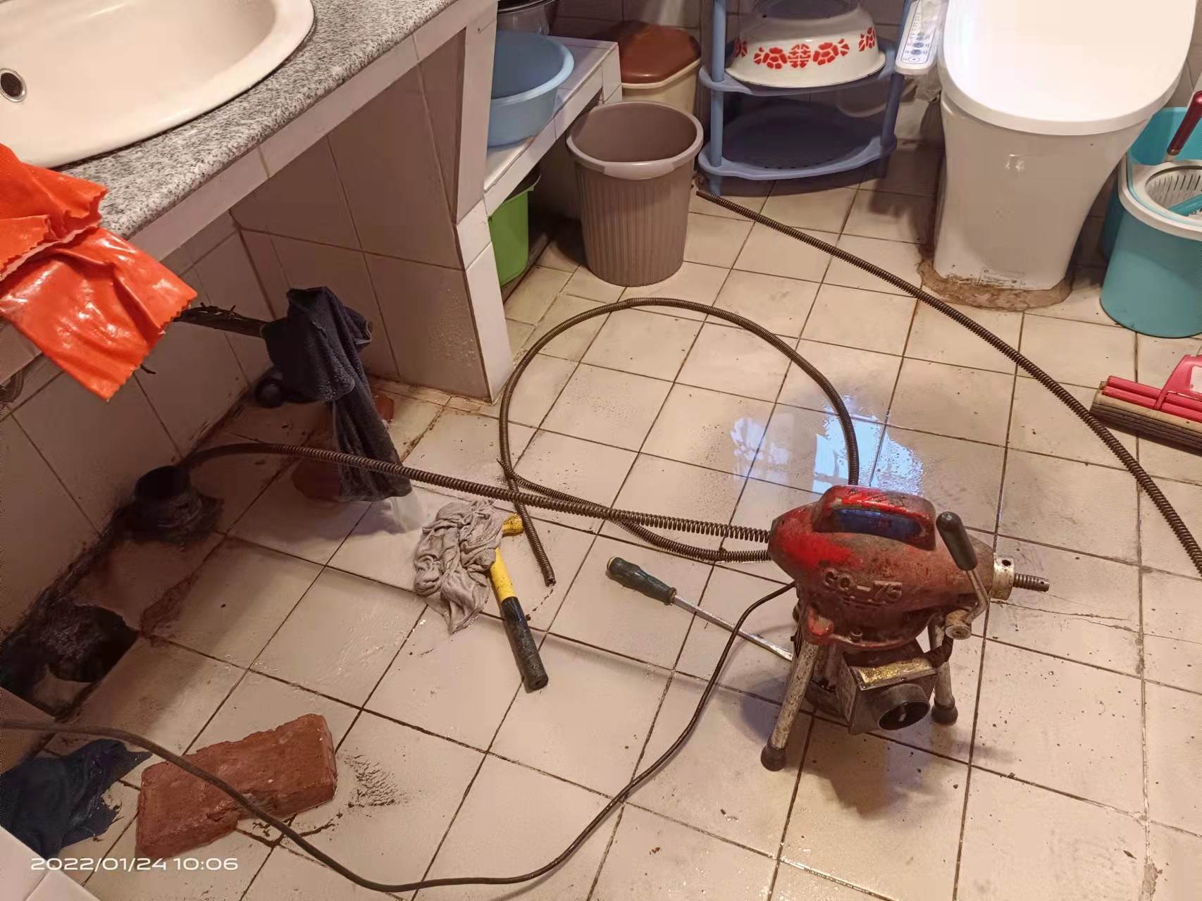 和静疏通厨房下水道，地漏疏通